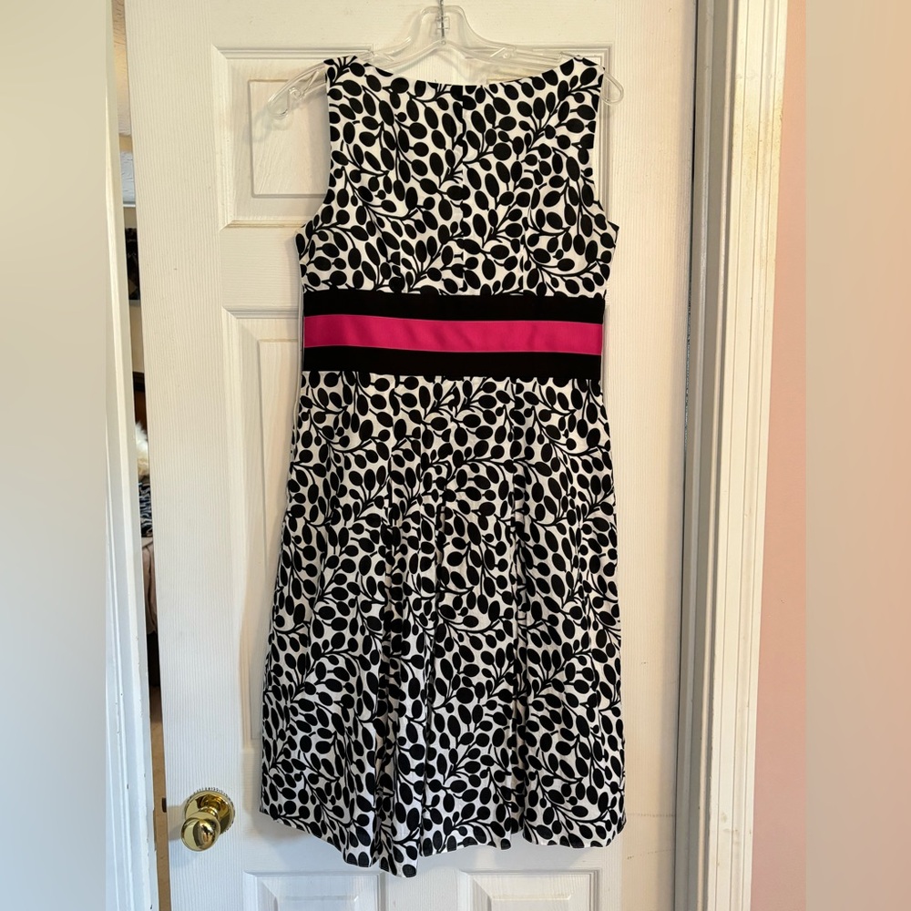 Print dress with waist detail - Picture 3 of 6